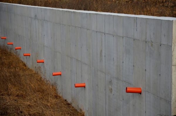 Cost of Retaining Wall Drainage in Huntington